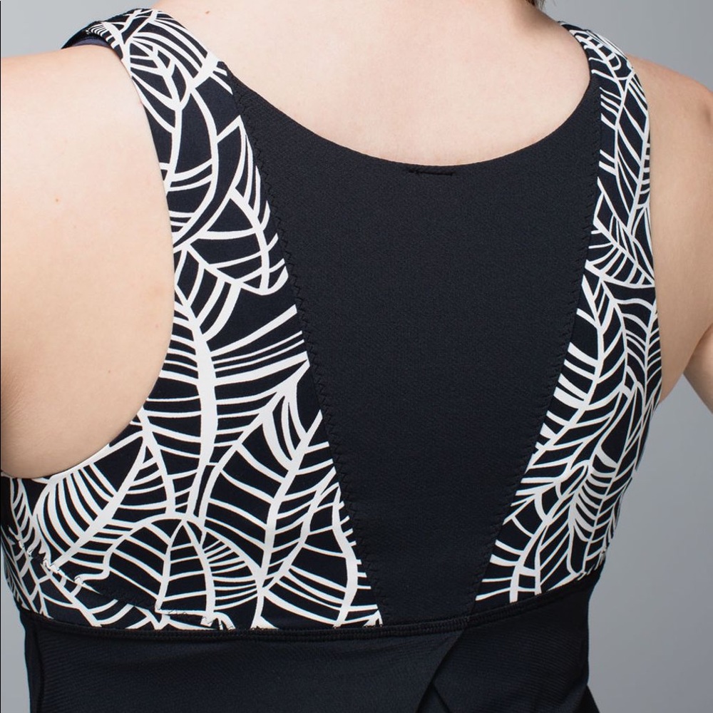 Lululemon Athletica Run: Ta Ta Topper Black/Pretty Palm Angel Wing Tank size 6 - Picture 6 of 15